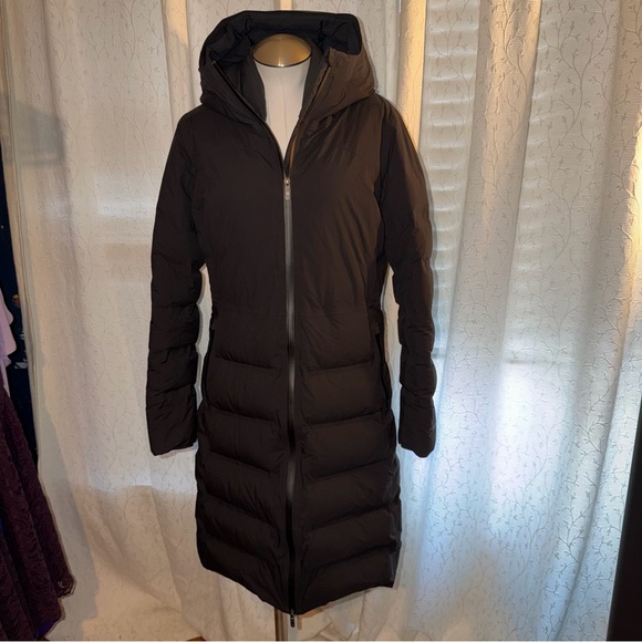 lululemon athletica Jackets & Blazers - Lululemon down coat